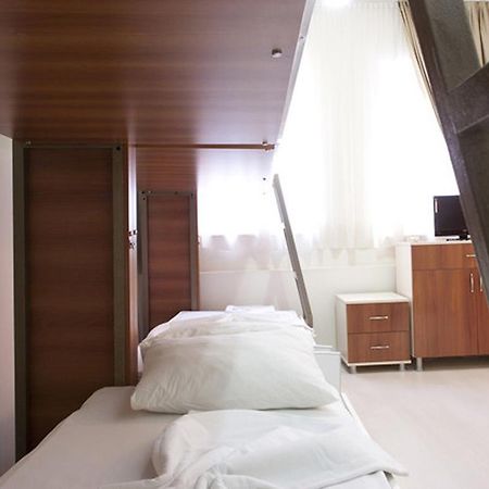 Nicoleport Hotel Istanbul Exterior photo
